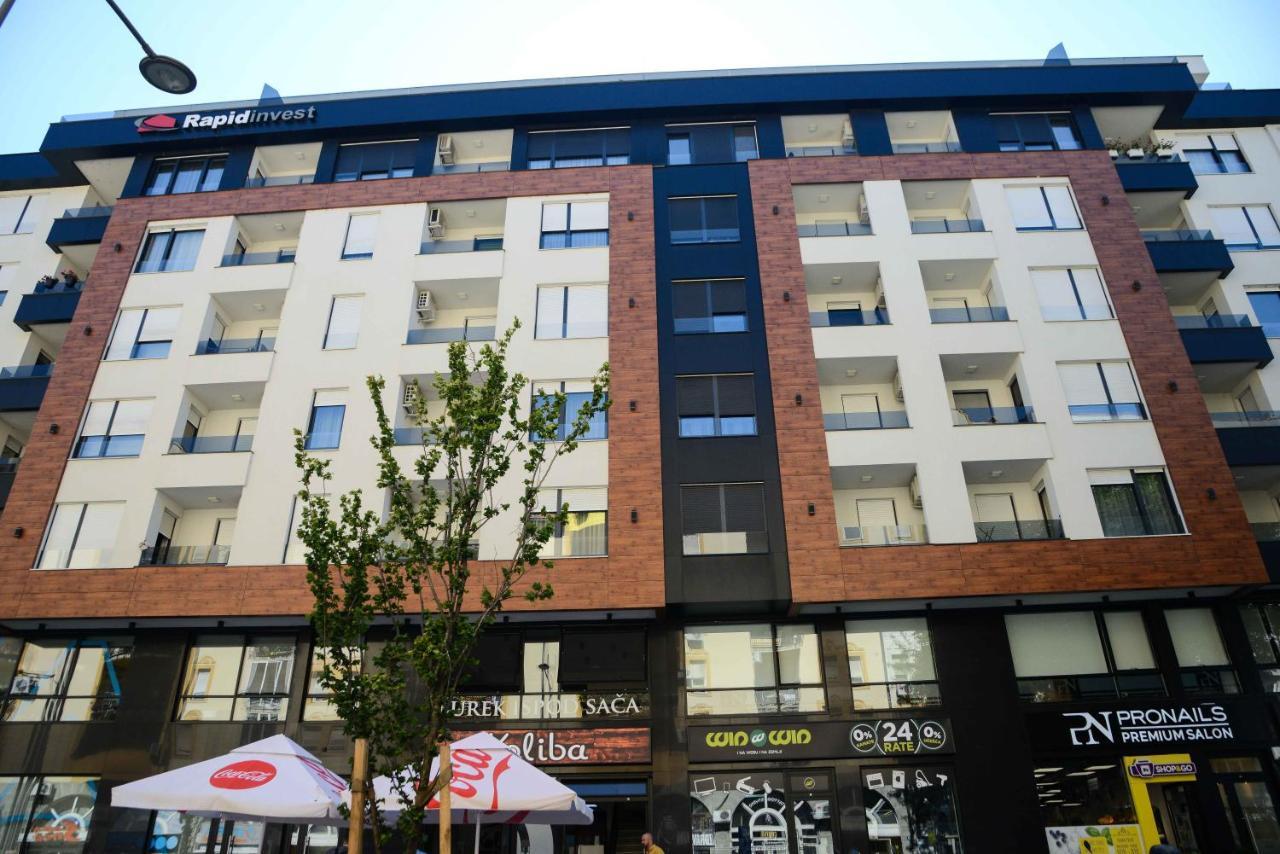 Tesla 70 Apartment With Secure Parking In The Garage Újvidék Kültér fotó